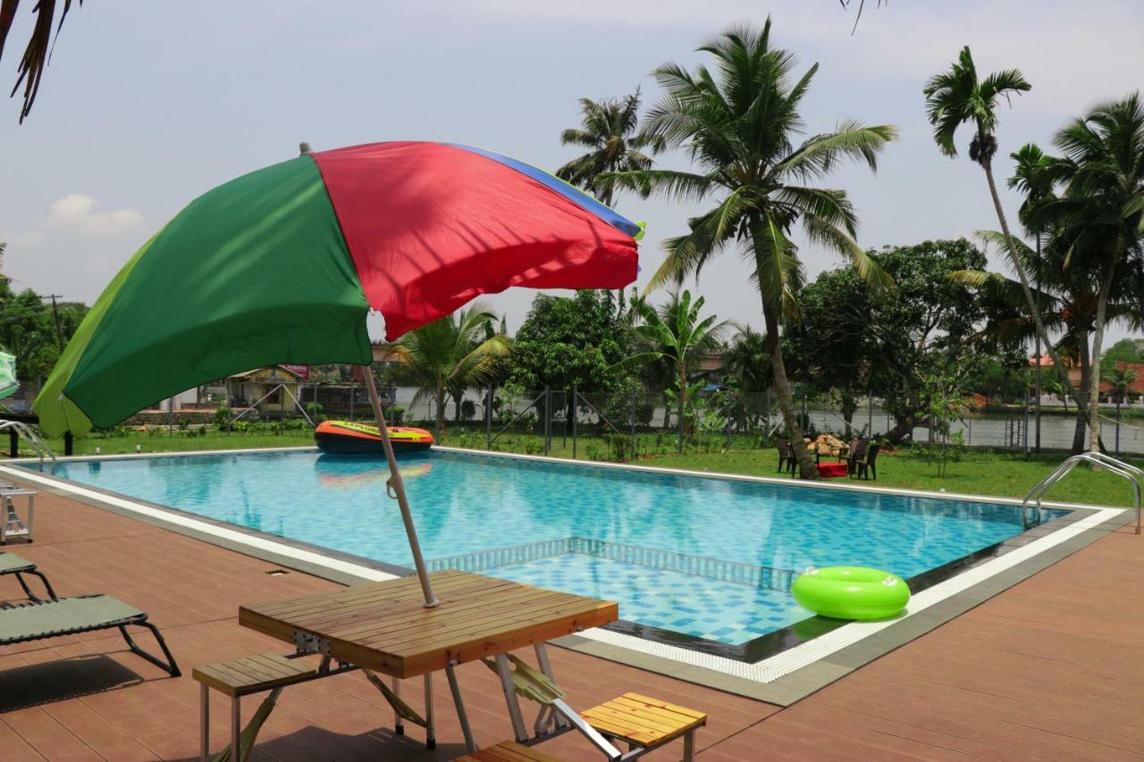 Water'S Edge Villas Alappuzha Exterior photo